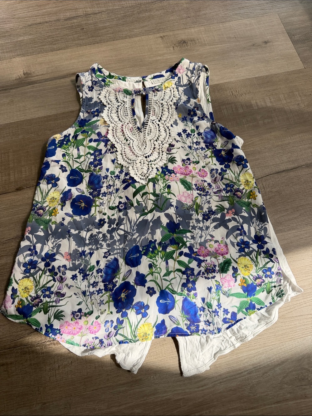 Sleeveless Floral Crochet-Trim Blouse - White with Blue Floral